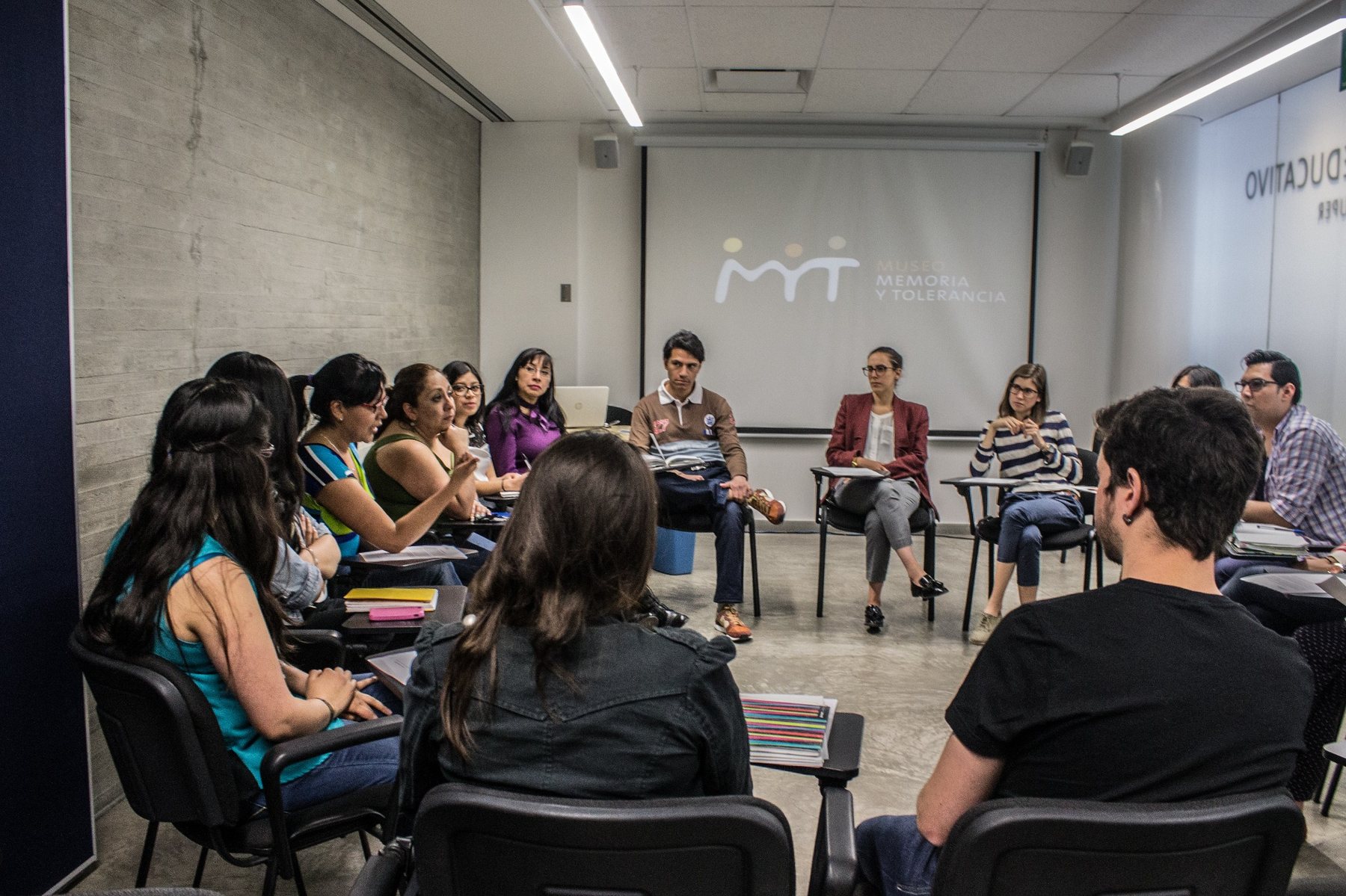 Sesión grupal presencial en formato circular